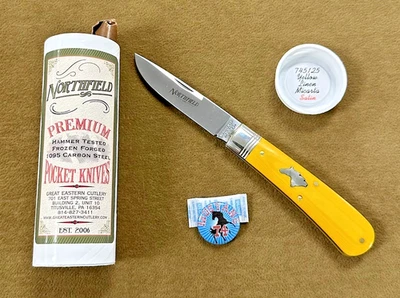 Cuchillo Mustang GEC Northfield UN-X-LD 745125. Micarta de lino amarillo. Acabado satinado Foto 1 de 3