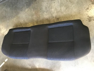 Subaru Impreza WRX 2002 2003 sedán cojín de asiento trasero inferior OEM 02 03 Foto 1 de 4