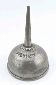 MÁQUINA DE COSER CANTANTE LATA DE ACEITE DE 2" DE DIÁMETRO X 3" DE ALTO. - Imagen 1 de 5