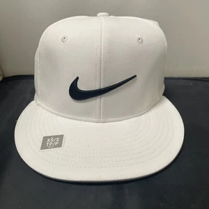 Nike NWT Golf Dri-Fit Ultralight 2015 White Flex Fit Hat Xs/S Unisex NWT - Picture 1 of 5