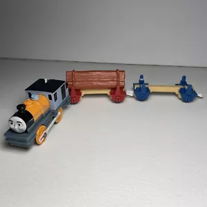 2009 Thomas & Friends Dash The Logging Loco con treno cargo trackmaster, funziona - Foto 1 di 13