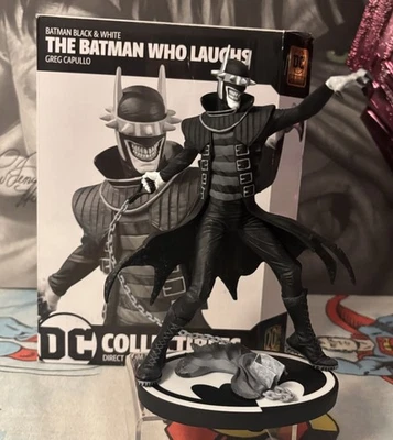 Figura en blanco y negro de Batman que ríe de DC Collectibles 1853/5000 sin usar, en caja Capullo Foto 1 de 4