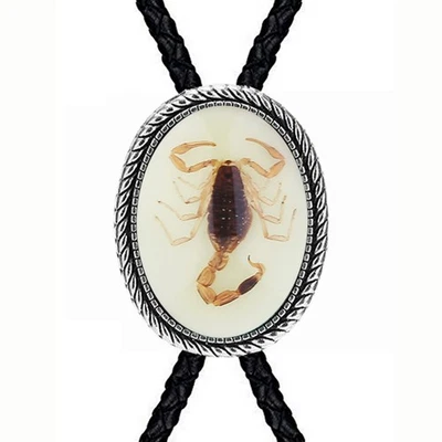 Luminoso Real Escorpión Vaquero Occidental Para Hombres BOLO Corbata Clip Deslizable Collar de Boda Foto 1 de 4
