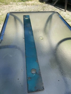 Pieza de relleno de parachoques trasero Morris Minor Traveler años 60 Foto 1 de 4