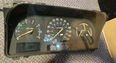One 二手 Saab 9000 速度表仪表组 适合 1986 年至 1997 年 — 第 1/3 张图片