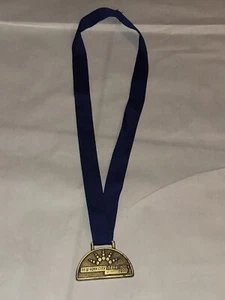 2000 New York City Marathon Metal Road Runners Club Finisher - Picture 1 of 4