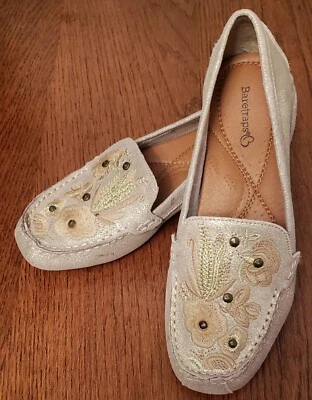 Baretraps Size 7 Genuine Suede Otella Floral Embroidered Loafers Gold - Image 1 of 4