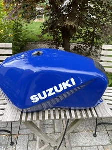 suzuki GS 550 Tank ohne Rost mit kleiner Beule - Bild 1 von 5