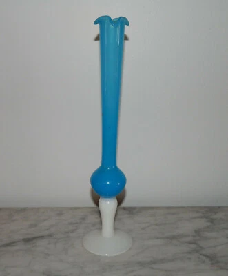 ANCIEN Grand Vase SOLIFLORE en OPALINE BLEUE - Photo 1/4