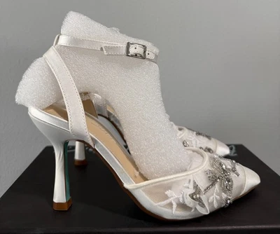 NEW Betsey Johnson James Floral Embellished Womens Heels Ivory Size 6 M Wedding - Image 1 of 4