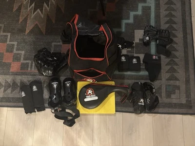 Juego de combate de taekwondo Tiger Rock + bolsa, almohadilla para aplaudir, tabla para romper Foto 1 de 2