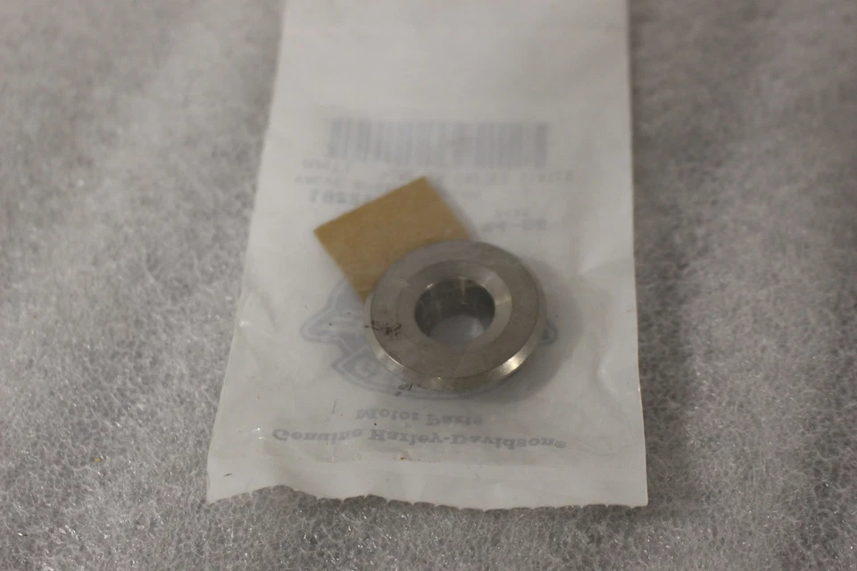 18221 - 79R 全新原始设备制造商 Harley-Davidson XR750 XR-750 气门弹簧领 — 第 1/1 张图片