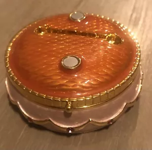 Joan Rivers Majestuosa Ilusión Esmalte Cristal Baratija Caja con Pendientes Sin Broche - Imagen 1 de 5