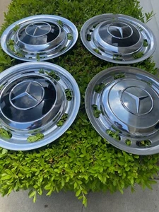 Mercedes Benz W128 W180 Hub Cap  220S 220SE Wheel Cover 180 400 02 25  NOS 2 - Picture 1 of 5