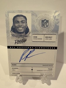 2023 Pannini Prestige Rashee Rice NFL Passport Signatures #NPS-RR Rookie Auto RC - Bild 1 von 2