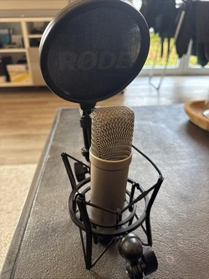 Rode NT1-A Kit Kondensator-Mikrofon Set mit Spinne, Popschutz - Bild 1 von 2