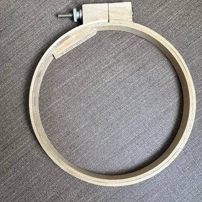 Princess 6 Inch Embroidery Hoop Wood Craft Tool Adjustable Screw - Image 1 of 4