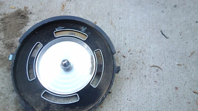 1963 - 64 别克铆钉燃料,温度,油压计面板边框装饰 — 第 1/4 张图片