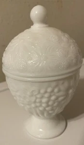 Avon Milk White Glass Pedestal Oval Candy Dish Lid Vintage Trinkets - Picture 1 of 7