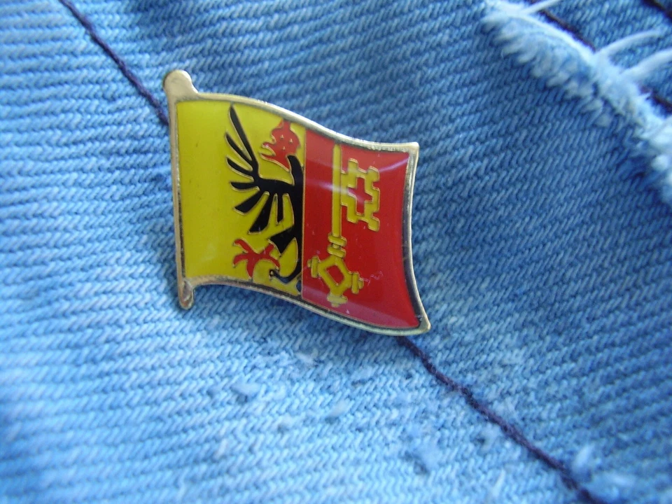 Pin Schweiz Kanton Genf französisch Geneve Adler Petri Wappen Suisse  - Bild 1 von 1