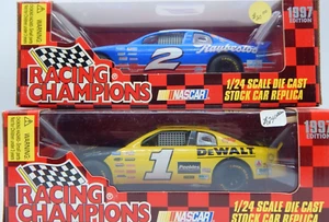 1:24 ACTION NASCAR PRESSOCAST 50° ANNIVERSARIO LOTTO DI 2 AUTO #1 & #2 (RTC731) - Foto 1 di 5