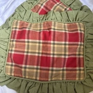 Pillow Covers 16x16 in Red and Green Plaid Ruffled Trim Hand Made - Picture 1 of 4