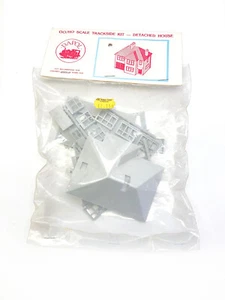 Dapol HO/OO Trackside Kit Detached House plastic model kit - Picture 1 of 2