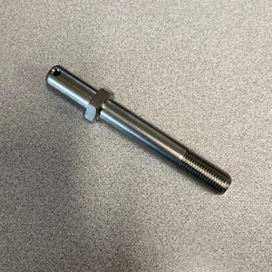 Perno de choque de liberación rápida Sprint Car Astro Titanium - TI-7540 - 2 3/4" detrás hexagonal - Imagen 1 de 1