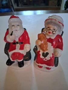 Salt And Pepper Shakers Mr And Mrs Claus Sitting In Rocking Chairs - Picture 1 of 7