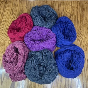 Mezcla de lana de hilo sin marca 7 Hanks varios colores aproximadamente 4 oz cada uno azul marino gris rojo - Imagen 1 de 7