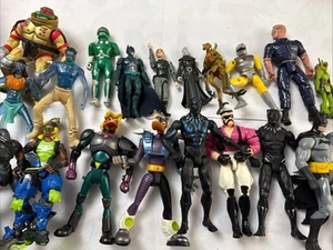 Viele zufällige Actionfiguren, TMNT, Mighty Ducks, Digimon, Batman Marvel - Bild 1 von 10