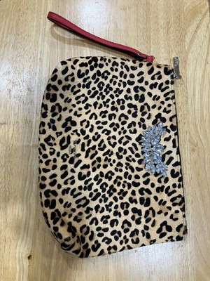 Bolso sin asas/muñequera Dune London para mujer patrón de leopardo pelo delantero/rojo trasero largo Foto 1 de 4
