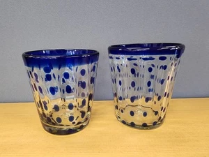 Mundgeblasene Low Ball BarWare Becher Trinkgläser Set 2 Kobaltblaue Punkte - Bild 1 von 14
