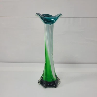 Винтажная качающаяся ваза изумрудно-белый синий 10,5 дюйма MCM домкрат из выдувного стекла на кафедре - Изображение 1 из 4