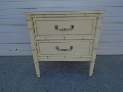 Mesita de noche real Henry Link imitación bambú Hollywood Regency marfil retro Bali Hai Foto 1 de 4