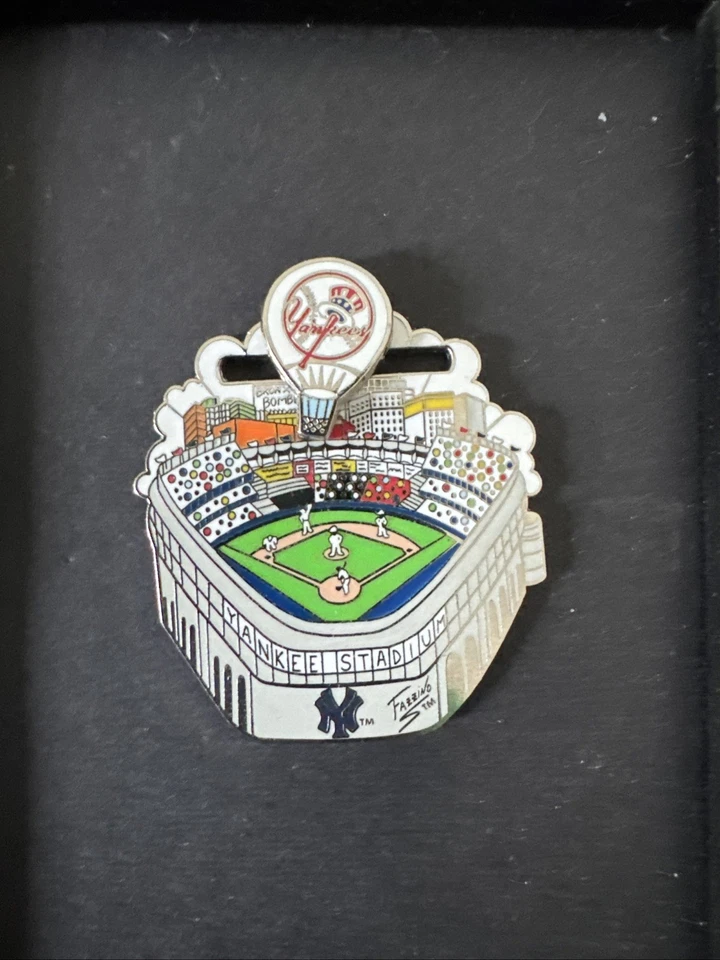 New York Yankees Pin Stadium With Movable Balloon Design MLB Baseball Pin - Image 1 of 1