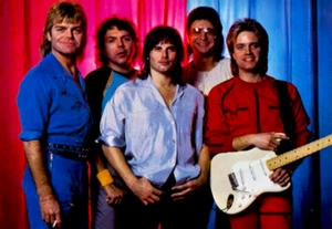 SURVIVOR BAND Foto Magnet @ 3"x5" - Bild 1 von 3