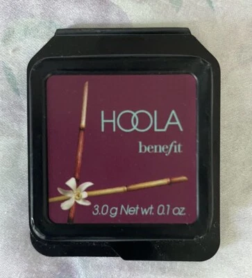 Benefit ~ Hoola ~ Matte Powder Bronzer 0.1 oz mini size - Image 1 of 3