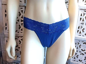 Frederick's of Hollywood Blueberry Delight sexy Tangas mit Spitzenbesatz Größe Large, neu mit Etikett - Bild 1 von 6