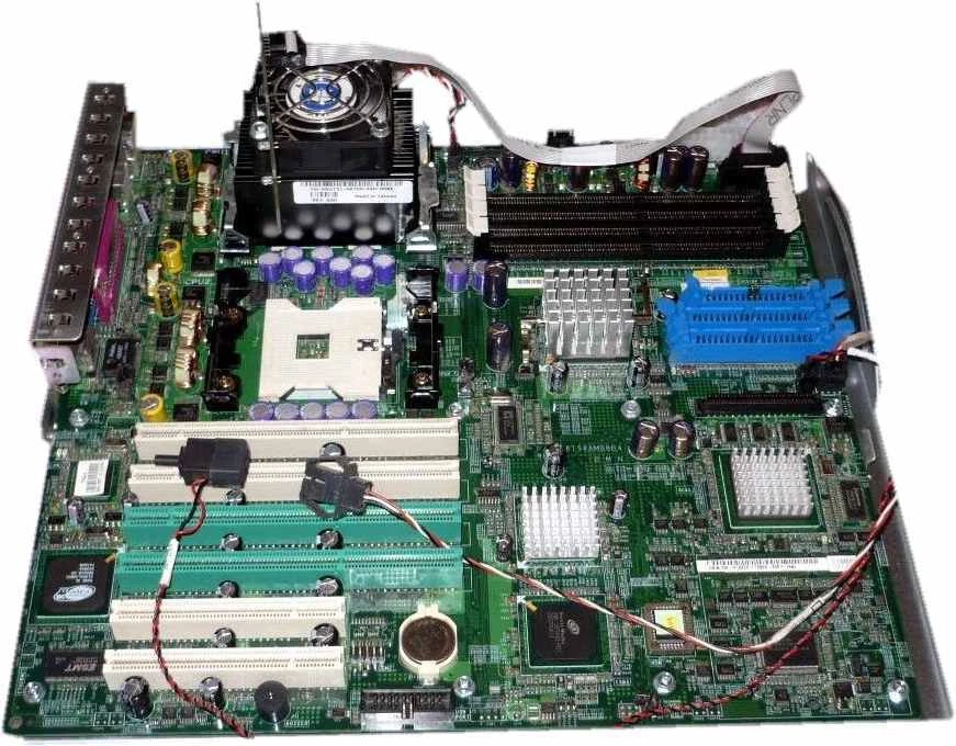 Dell Y1861 Poweredge 1600SC Motherboard with 2.4GHz CPU DAT54AMB8B4 - Image 1 of 4