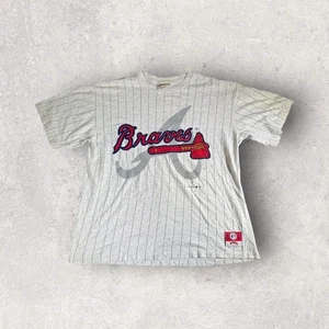 Vintage 90s Atlanta Braves Nutmeg Pinstripe MLB Baseball Logo T-Shirt Size Large - Bild 1 von 10