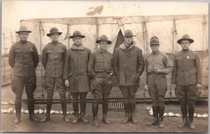 1910er Militär RPPC Foto Postkarte Gruppe Soldaten am Zelt, gemarkt "Michigan" - Bild 1 von 2