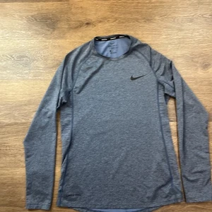 Herren Nike Pro Slim Fit Medium Weight Langarm Sportshirt Grau - Bild 1 von 9