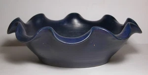 RARE Early ZANESVILLE Stoneware Art Pottery Ruffled Bowl 826-10 Cobalt Blue - Picture 1 of 4