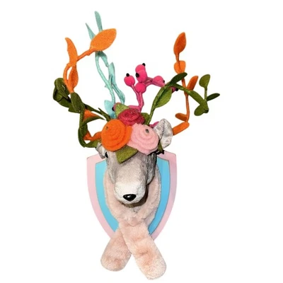 Placa de pared de cabeza de ciervo de fieltro de felpa decoración rosa boho shabby chic niña guardería kitsch Foto 1 de 4
