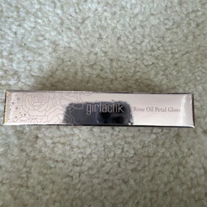 Brillo de pétalos de aceite de rosa Girlactik en La Rose vegano tamaño completo (.176 oz) 23 - Imagen 1 de 2