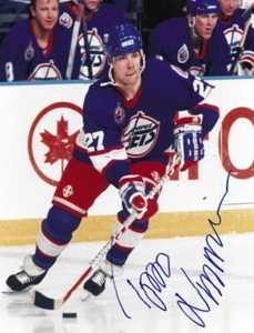 Signiertes 8x10 TEPPO NUMMINEN Winnipeg Jets handsigniertes Foto - COA - Bild 1 von 1
