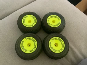 2 Vintage Team Losi XXXNT XXXT Adam Drake Special Edition Wheels Bow Tie - Picture 1 of 3