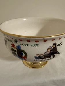 Charles Wysocki Porzellan Keramik Stielschale "Christmas Love 2000" verziert - Bild 1 von 4