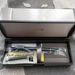 Pilot Capless Fermo Füllfederhalter, dunkelgrüne Feder F - Bild 1 von 3